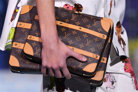 watch Louis Vuitton live